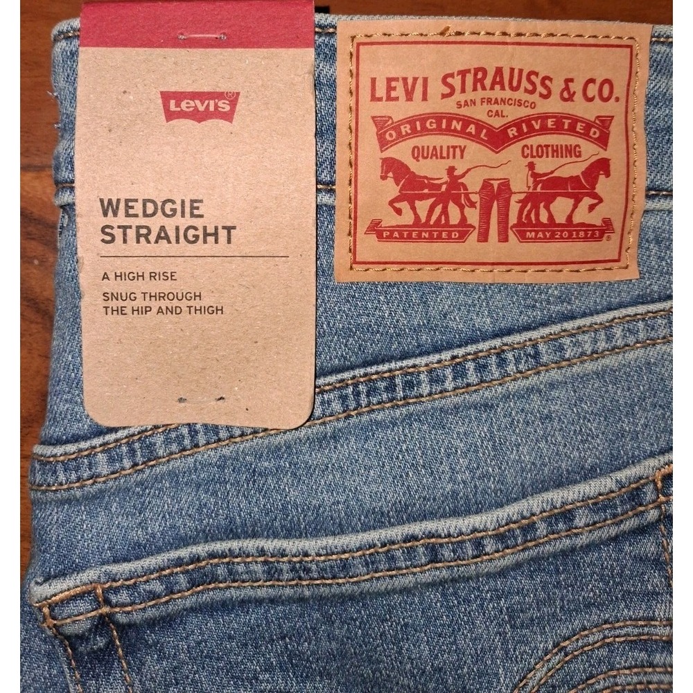 Women's Levi's Wedgie Straight Jeans 30x28 - Picture 4 of 6